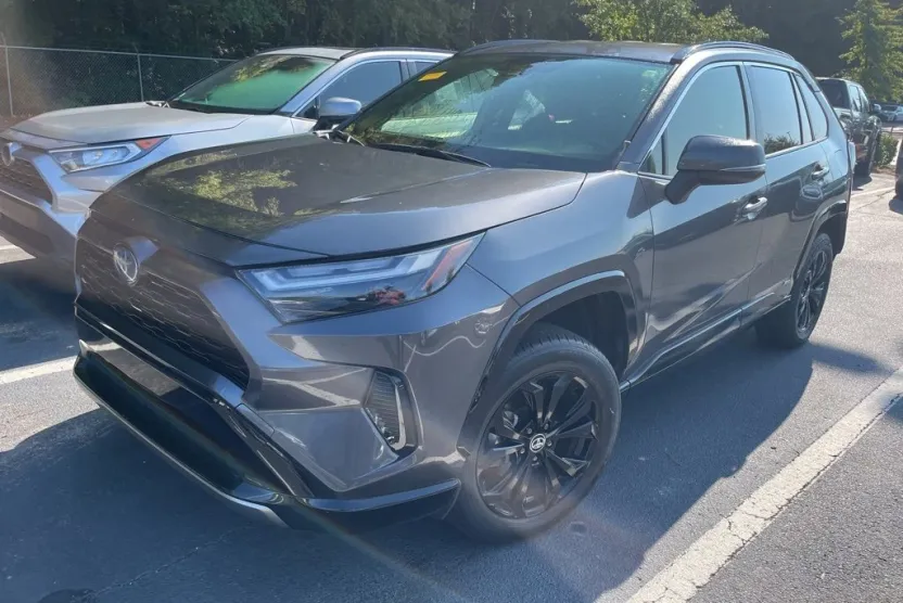 2023 Toyota RAV4 Hybrid SE photo 1