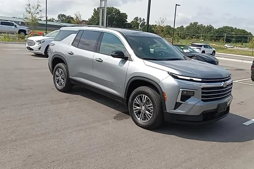 2026 Chevrolet Traverse photo 1