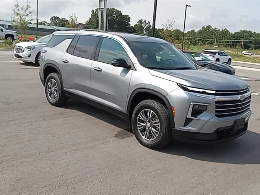 2026 Chevrolet Traverse photo 1