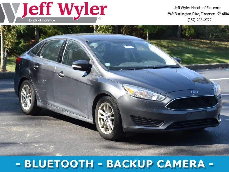2017 Ford Focus SE photo 1