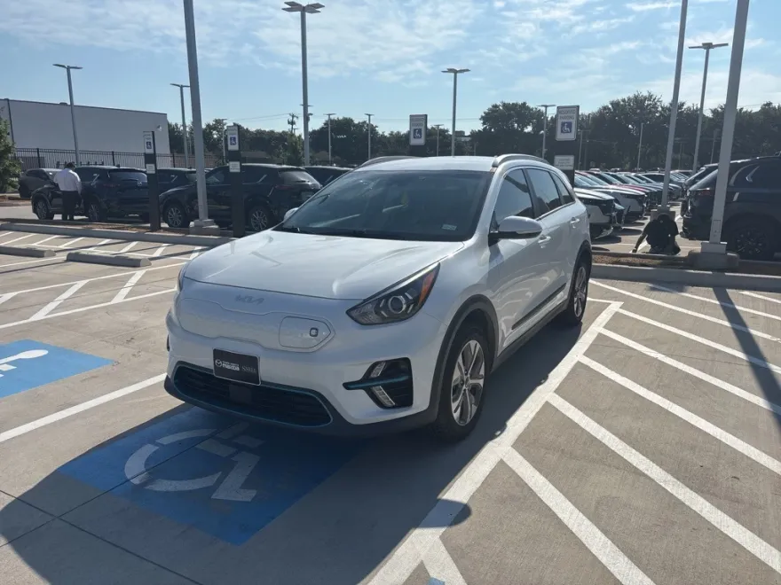 2022 Kia Niro EV EX photo 1