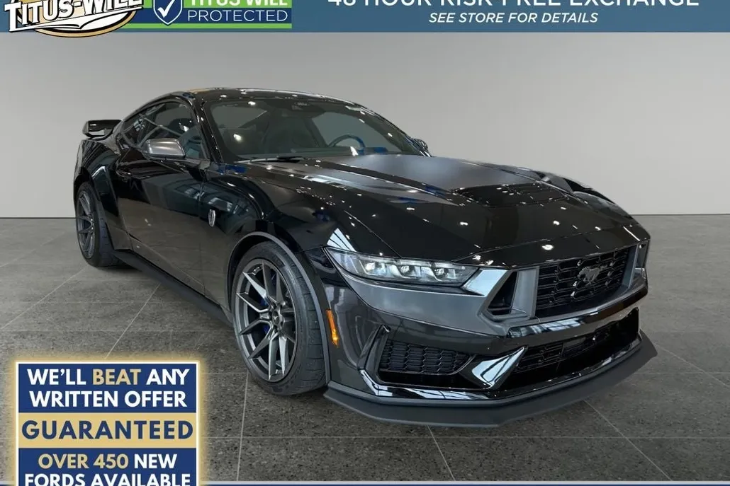 2025 Ford Mustang Dark Horse photo 1