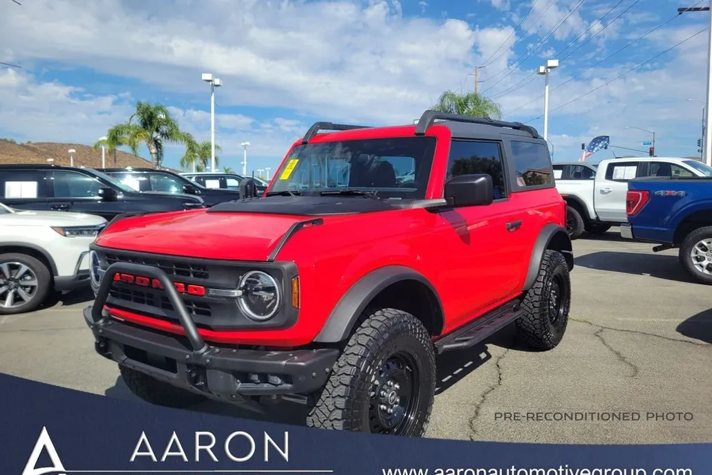 2023 Ford Bronco Base photo 1