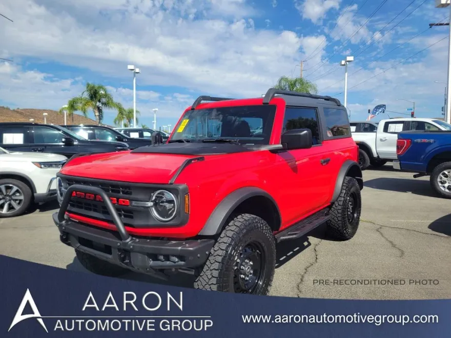 2023 Ford Bronco Base photo 1