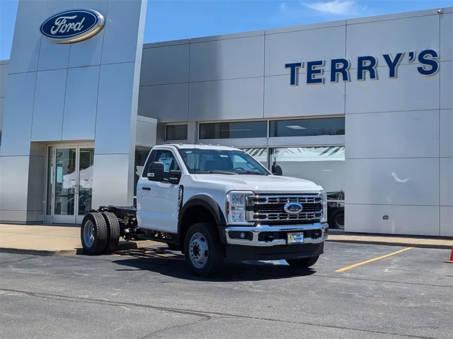 2024 Ford F-550 photo 1
