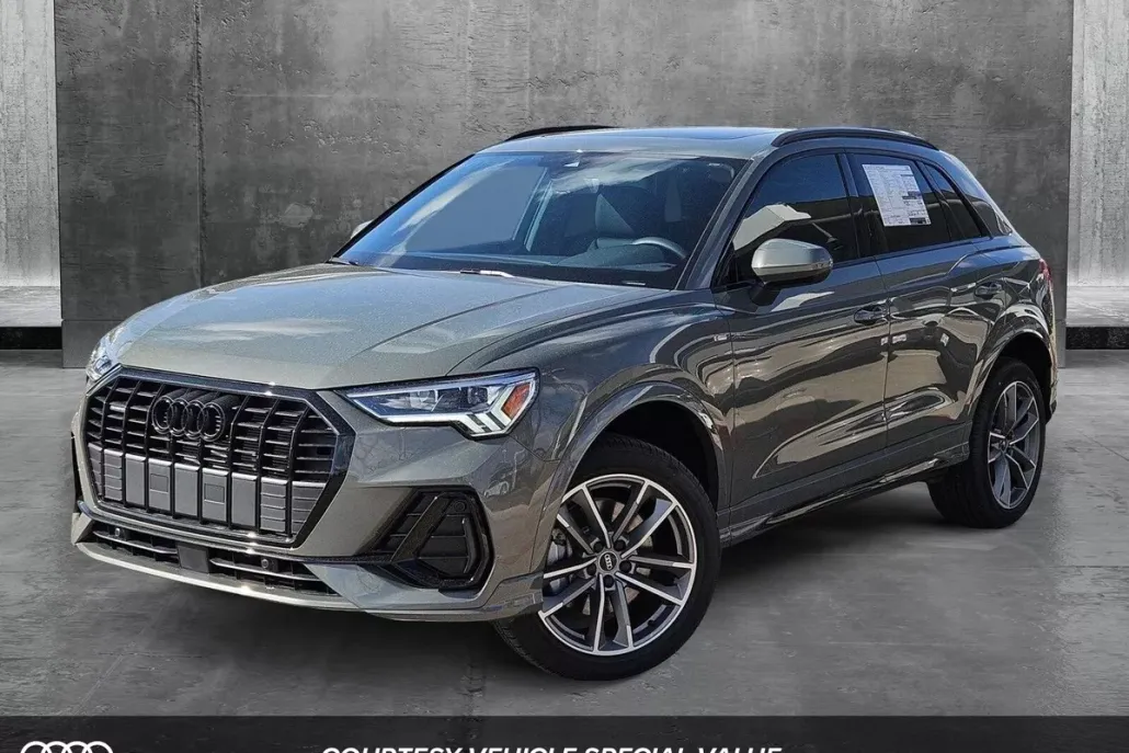 2025 Audi Q3 45 TFSI S line Premium photo 1