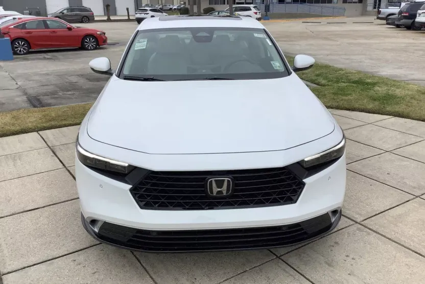 2025 Honda Accord Hybrid Touring photo 1