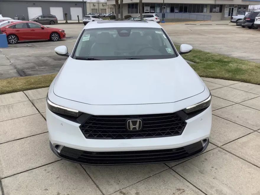 2025 Honda Accord Hybrid Touring photo 1