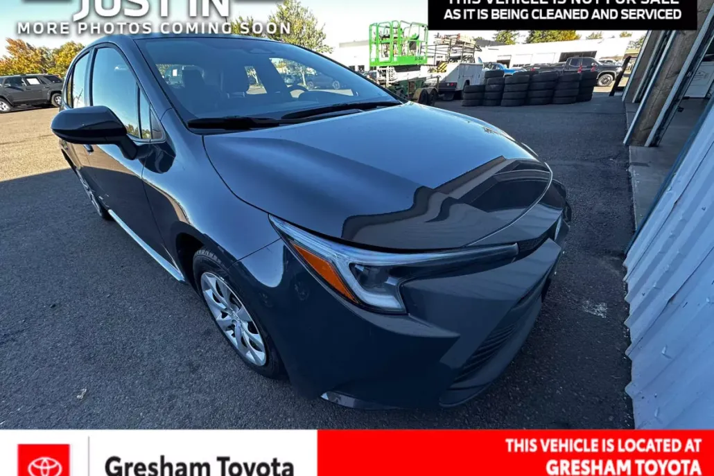 2023 Toyota Corolla Hybrid LE photo 1