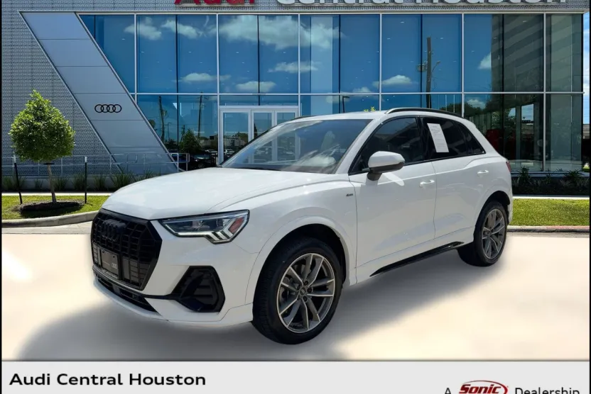 2025 Audi Q3 S line Premium photo 1