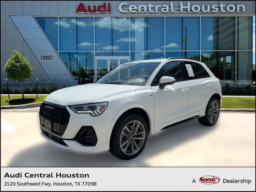 2025 Audi Q3 S line Premium photo 1