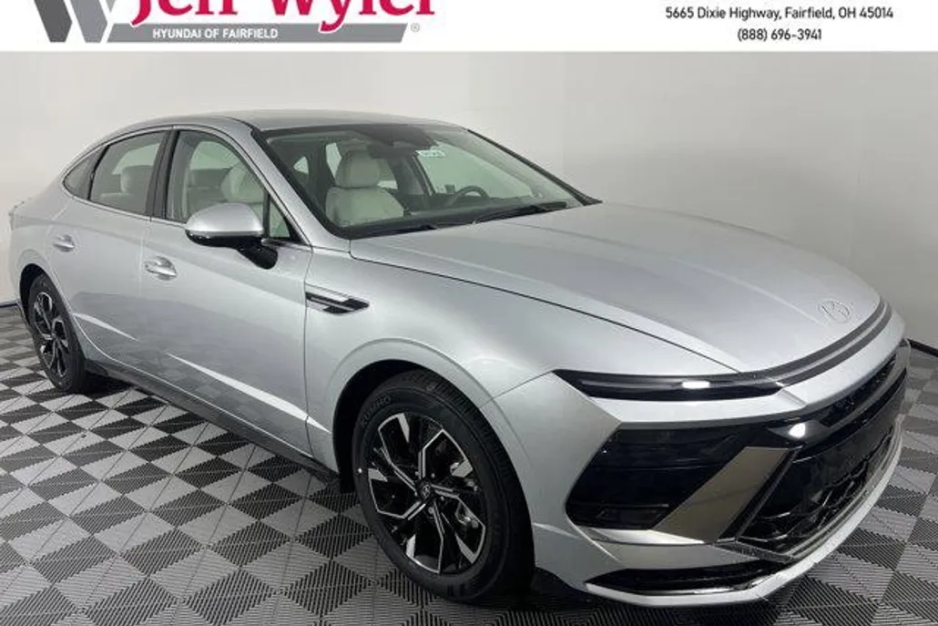 2025 Hyundai Sonata SEL photo 1