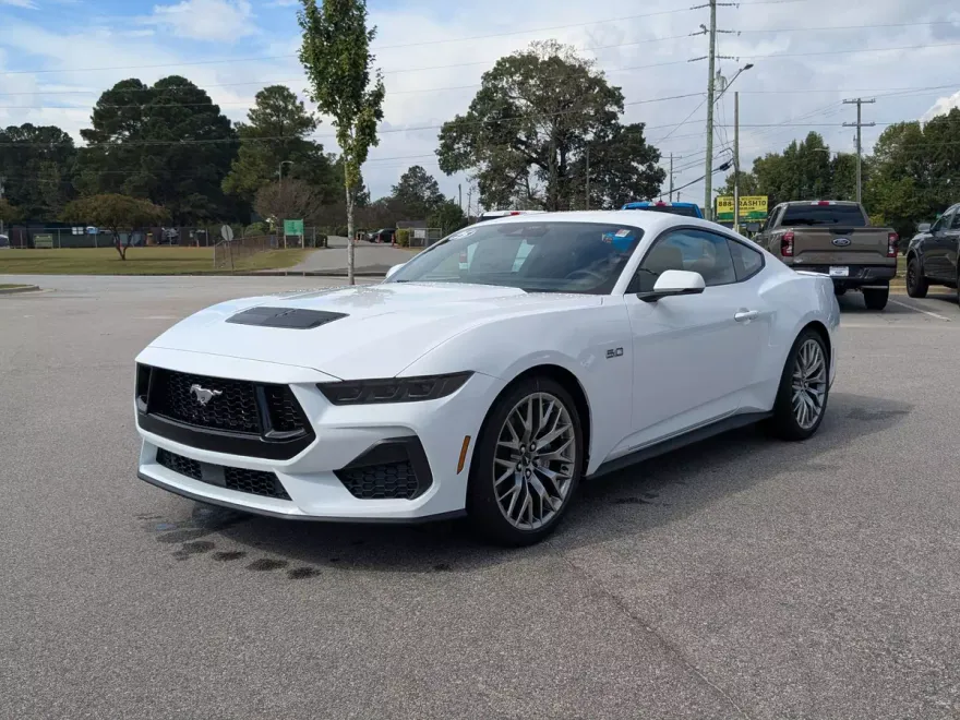 2025 Ford Mustang GT Premium photo 1