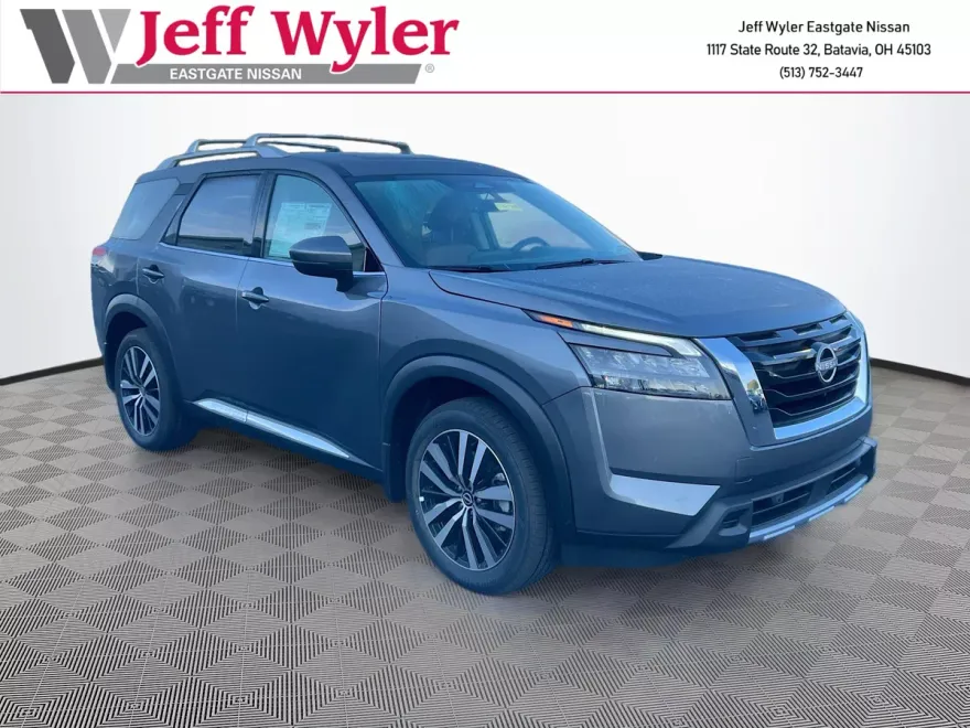 2025 Nissan Pathfinder Platinum photo 1
