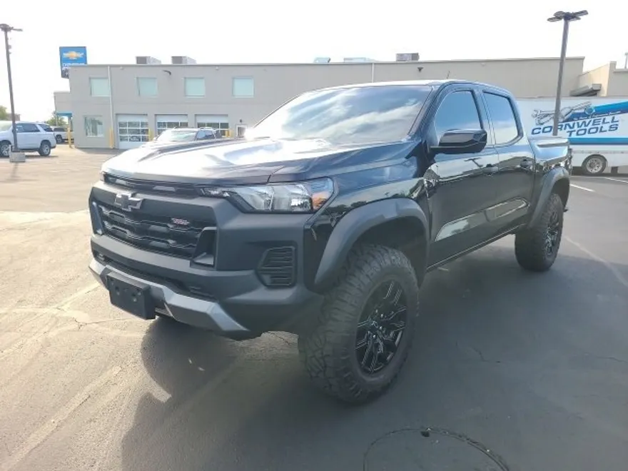 2023 Chevrolet Colorado Trail Boss photo 1
