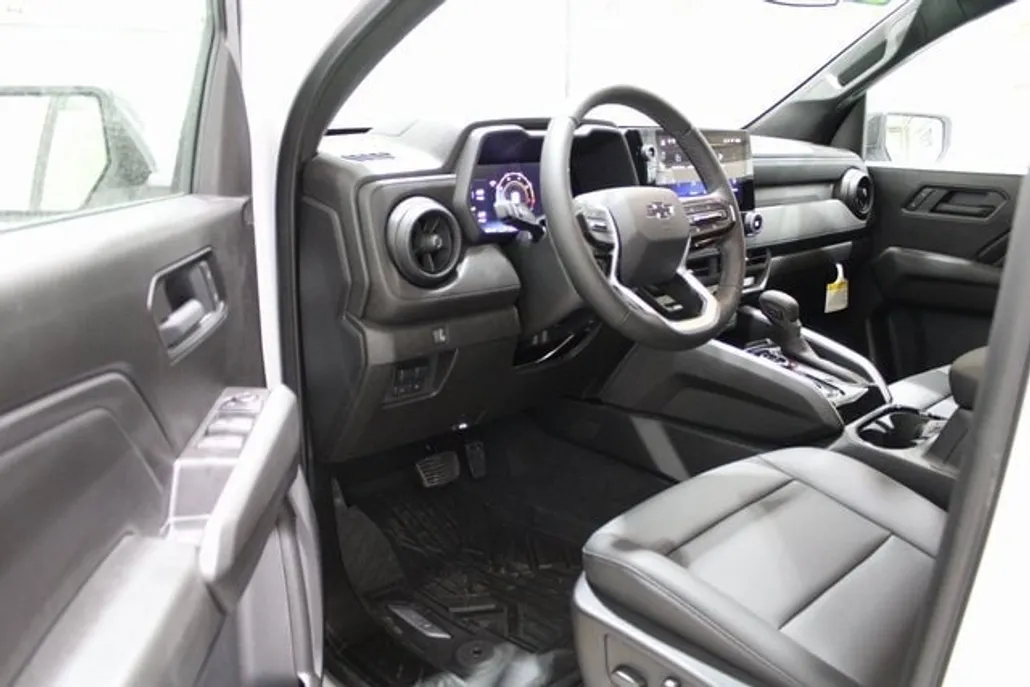 2026 Chevrolet Colorado Trail Boss photo 1