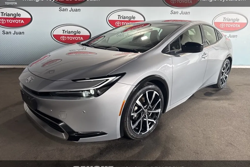 2025 Toyota Prius Plug-in XSE photo 1