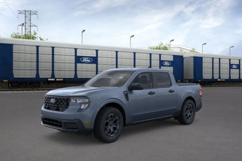 2025 Ford Maverick XLT photo 1