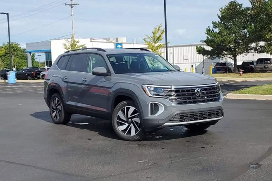 2026 Volkswagen Atlas SE Technology photo 1