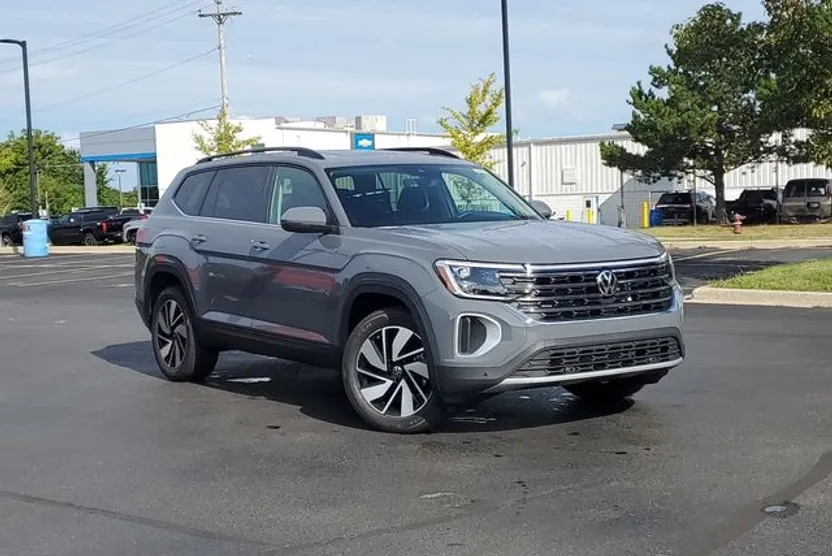 2026 Volkswagen Atlas SE Technology photo 1