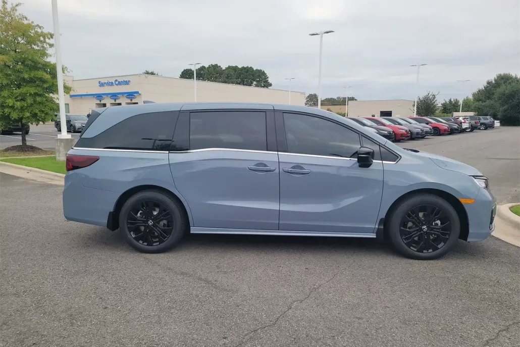 2026 Honda Odyssey photo 1