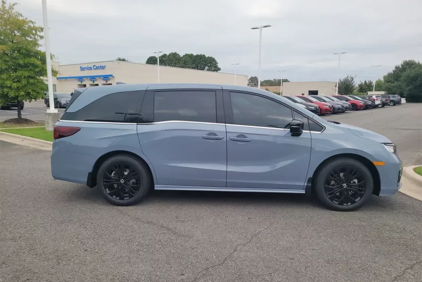 2026 Honda Odyssey photo 1