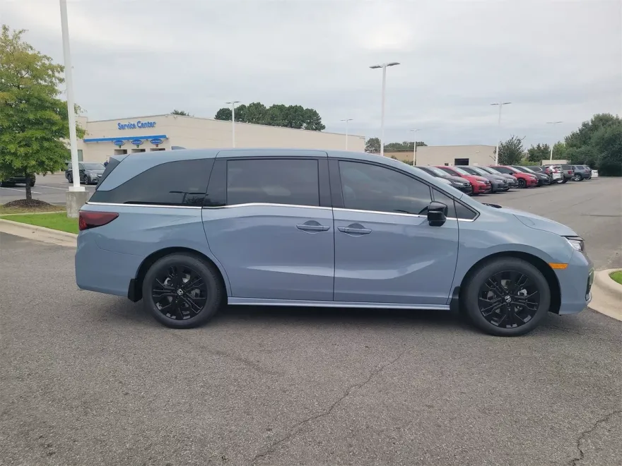 2026 Honda Odyssey photo 1