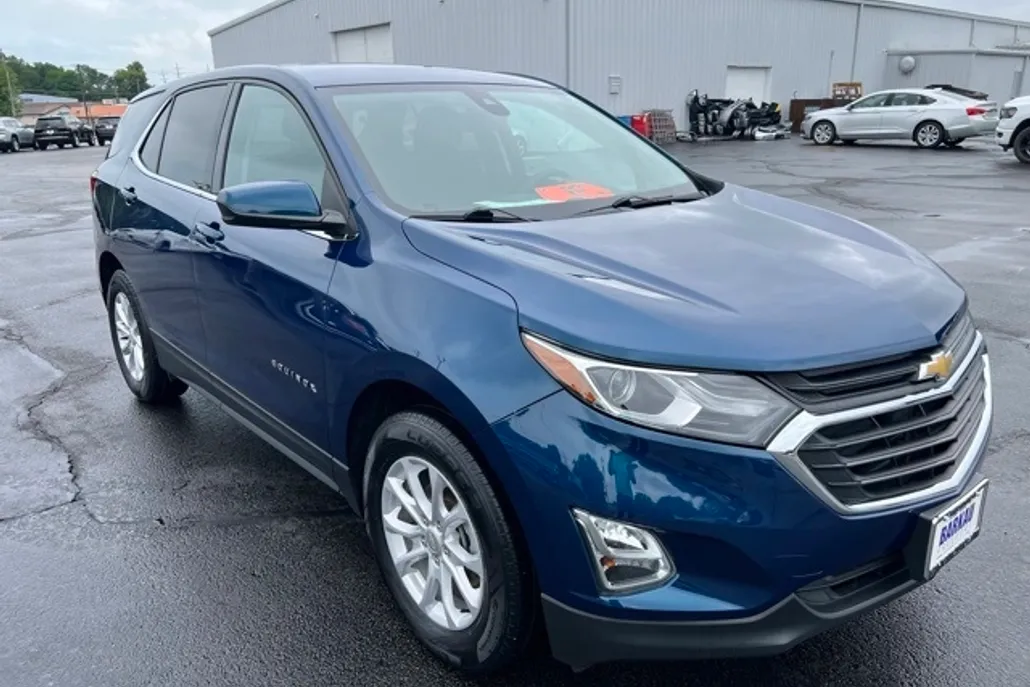 2020 Chevrolet Equinox LT photo 1