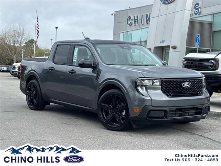 2025 Ford Maverick XLT photo 1