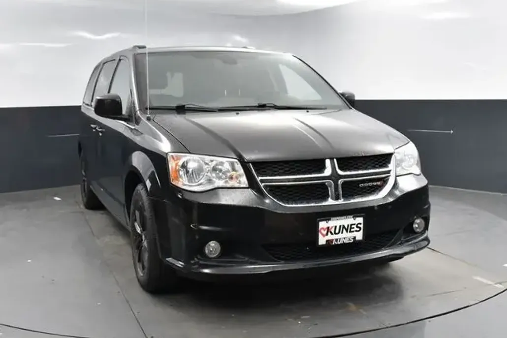 2019 Dodge Grand Caravan SXT photo 1