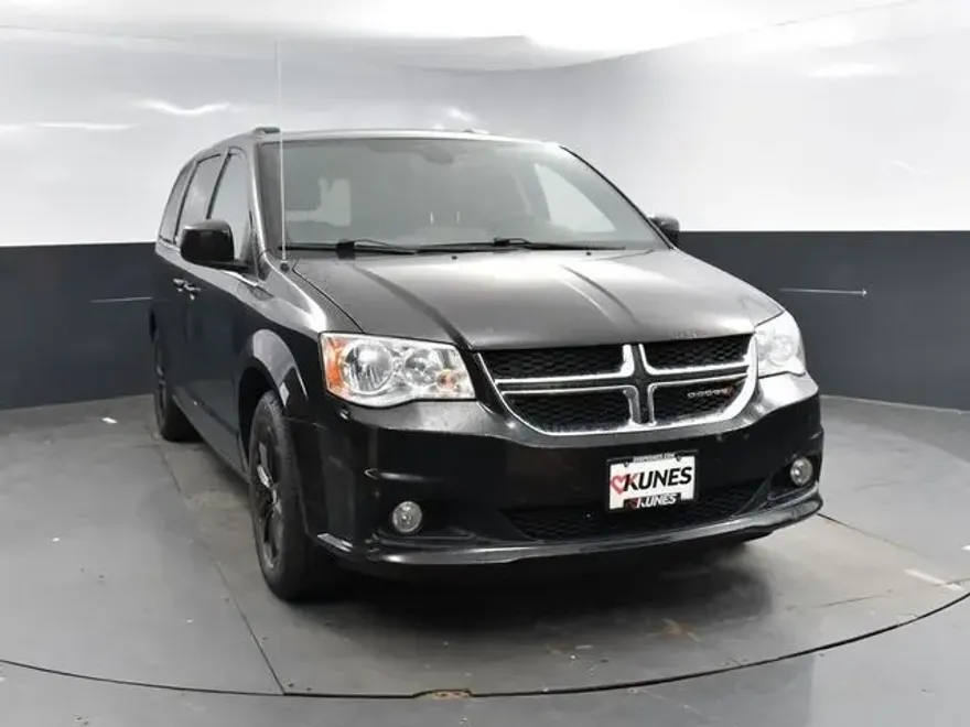 2019 Dodge Grand Caravan SXT photo 1