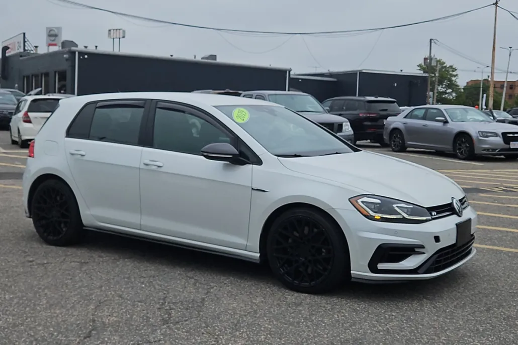 2019 Volkswagen Golf R 4Motion photo 1