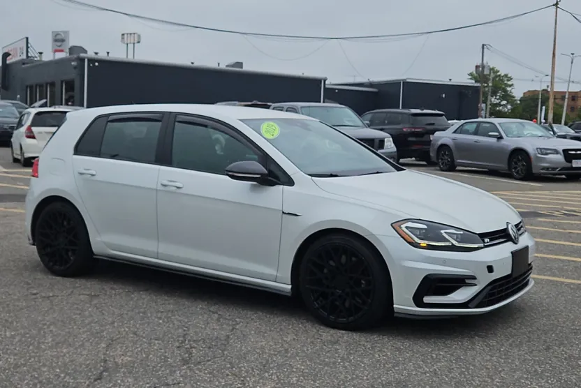 2019 Volkswagen Golf R 4Motion photo 1