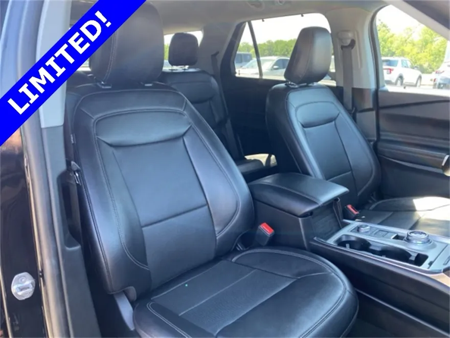 2024 Ford Explorer Limited photo 1
