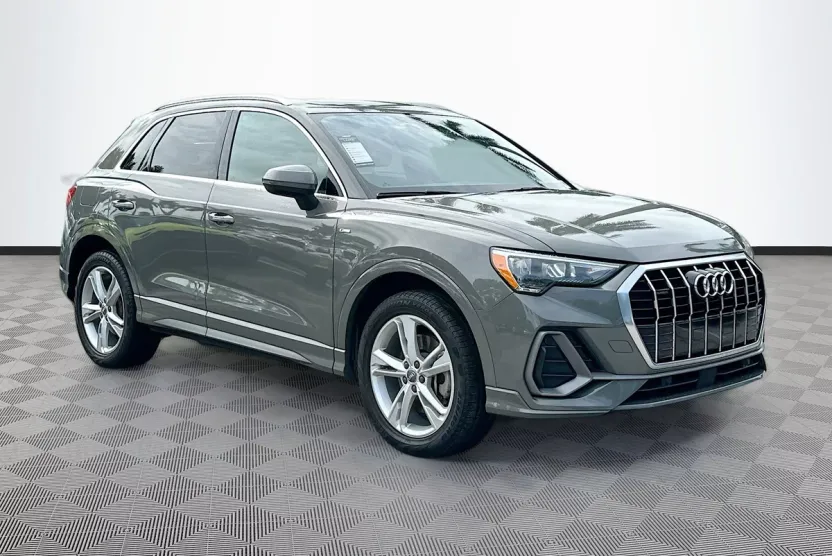 2020 Audi Q3 S line Premium photo 1