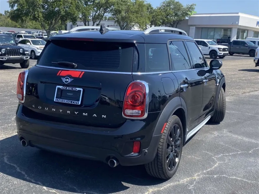 2020 Mini Cooper Classic photo 1