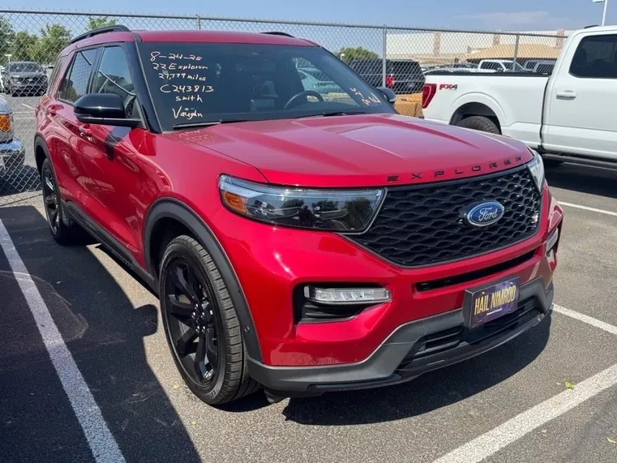 2022 Ford Explorer ST photo 1