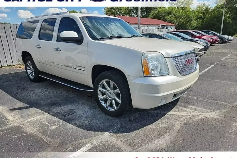 2013 Gmc Yukon XL Denali photo 1