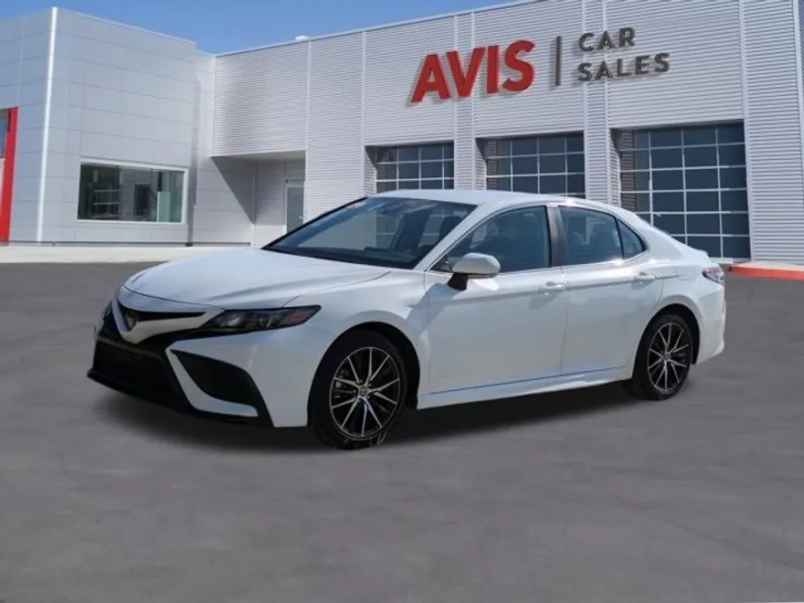 2024 Toyota Camry SE photo 1