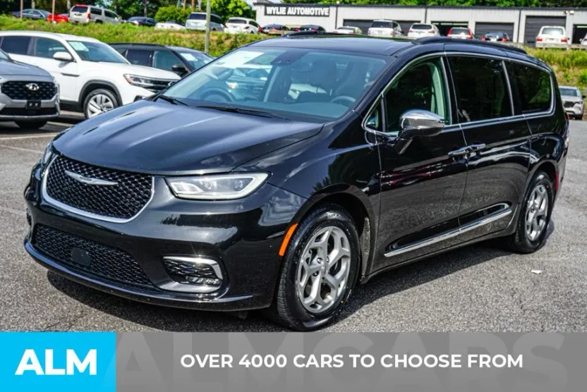 2023 Chrysler Pacifica Limited photo 1