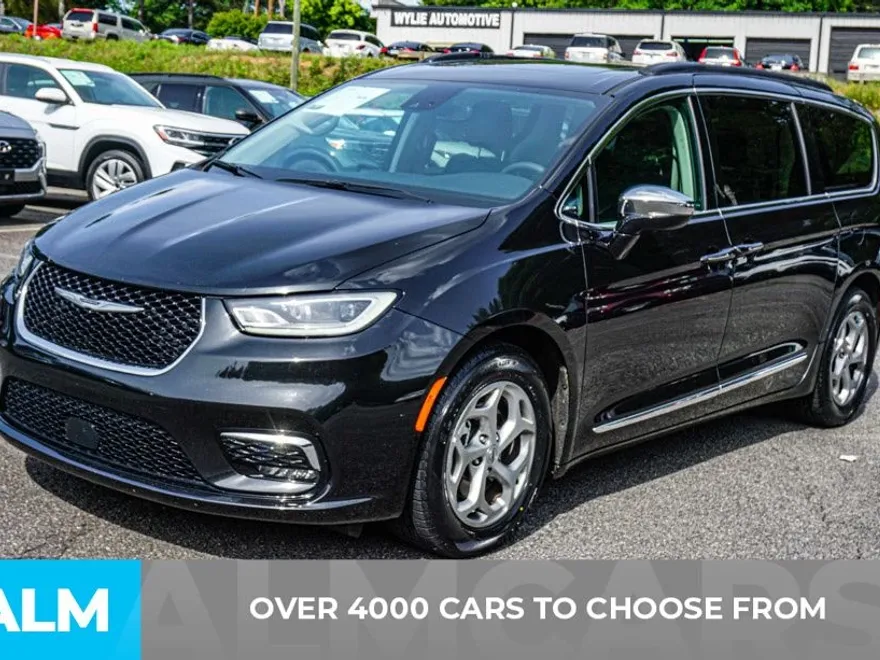 2023 Chrysler Pacifica Limited photo 1