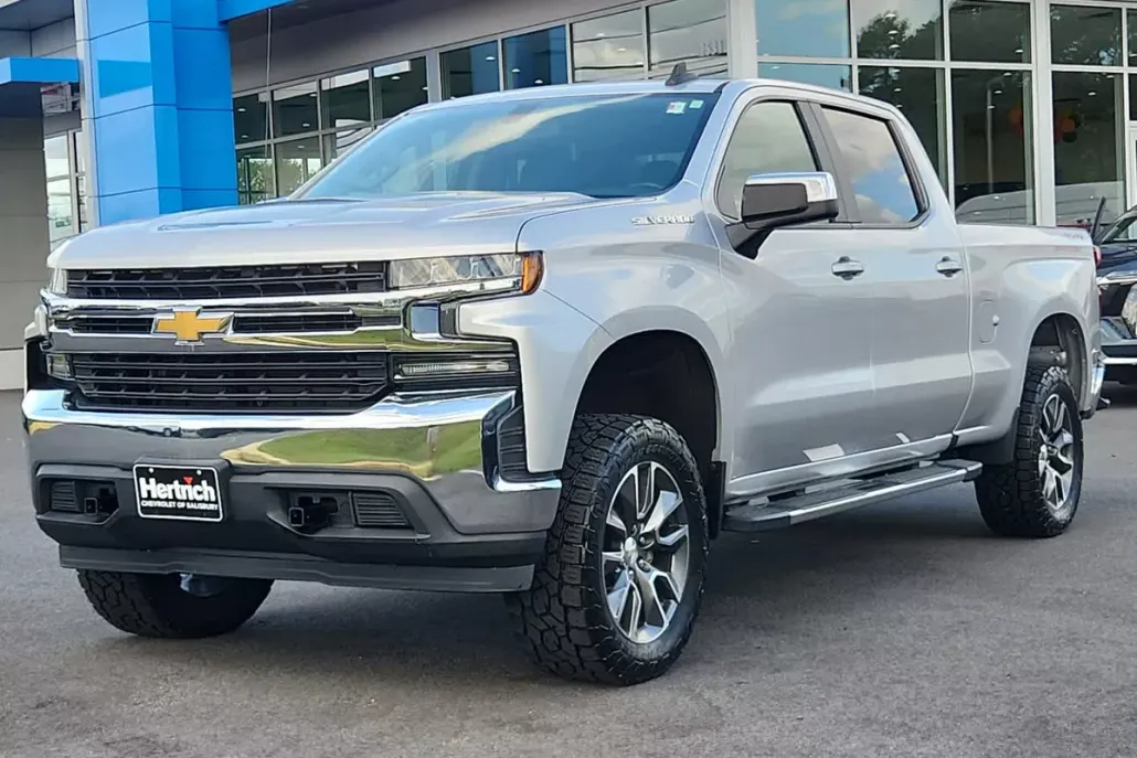 2020 Chevrolet Silverado 1500 LT photo 1