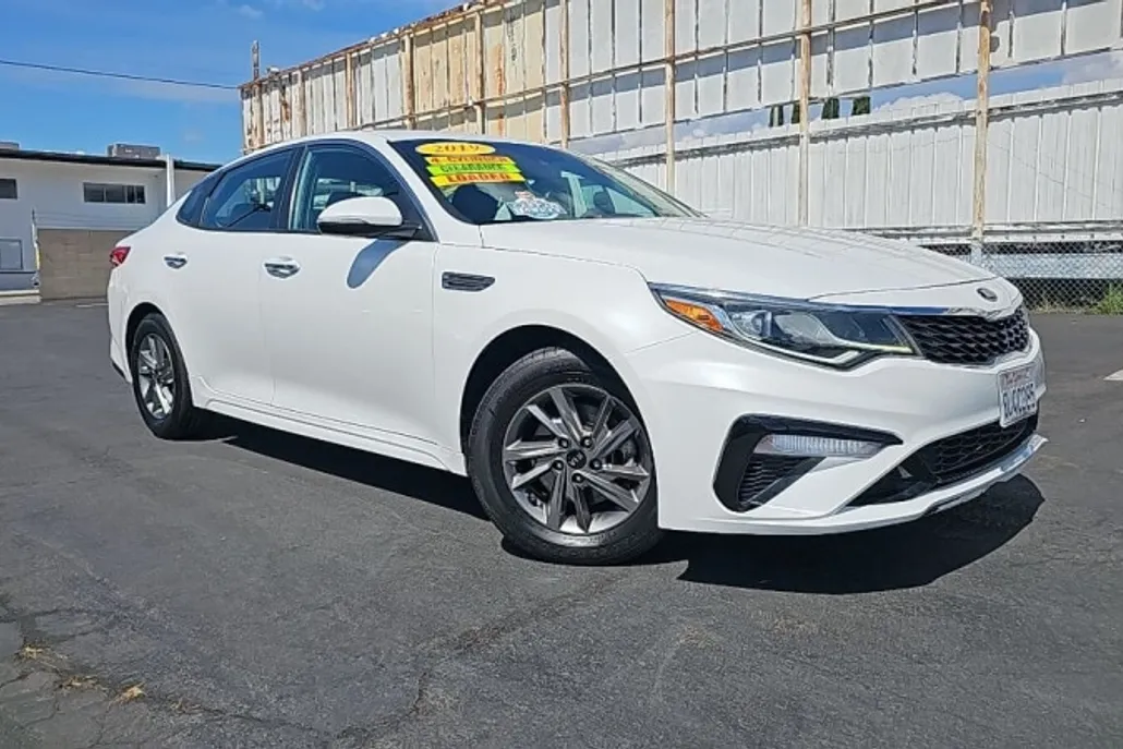 2019 Kia Optima LX S photo 1
