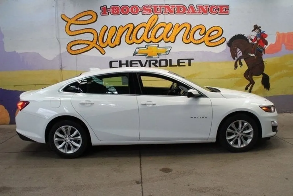 2022 Chevrolet Malibu 1LT photo 1