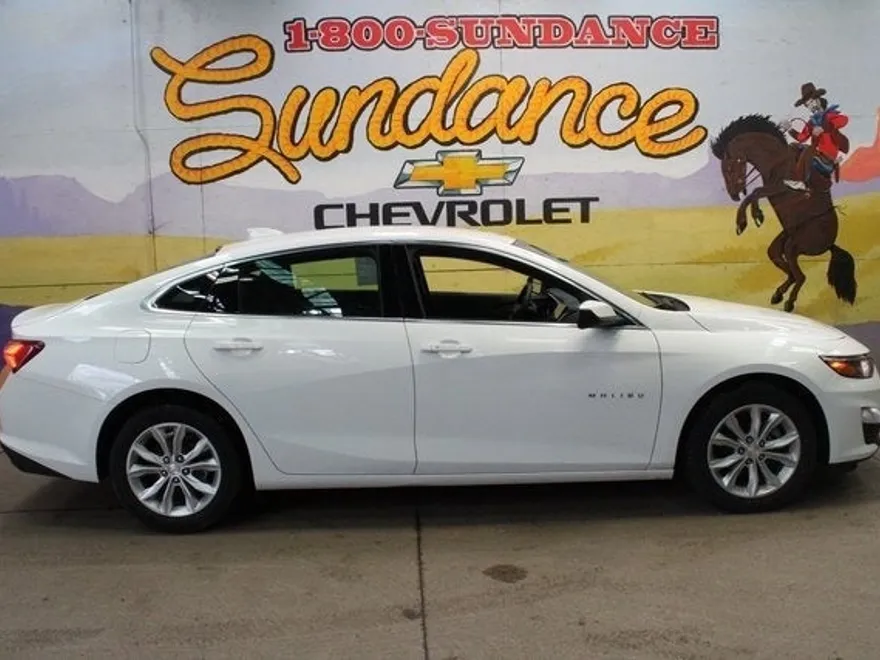 2022 Chevrolet Malibu 1LT photo 1