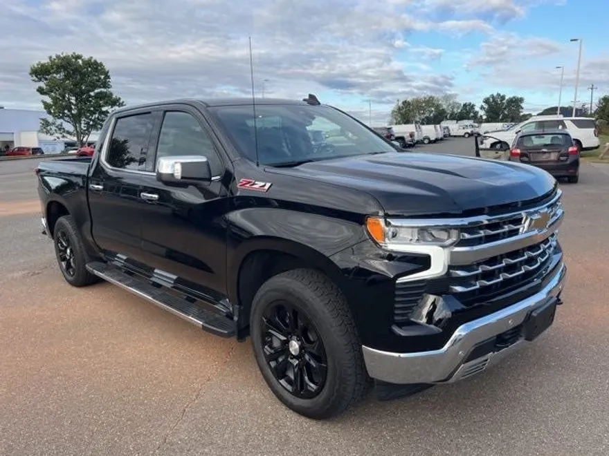 2022 Chevrolet Silverado 1500 LTZ photo 1