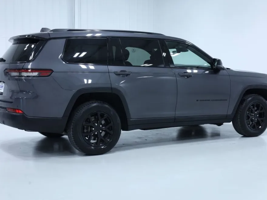 2024 Jeep Grand Cherokee Altitude photo 1