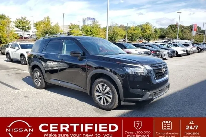 2023 Nissan Pathfinder SL photo 1