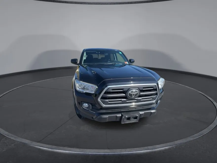 2018 Toyota Tacoma V6 SR5 4x4 photo 1