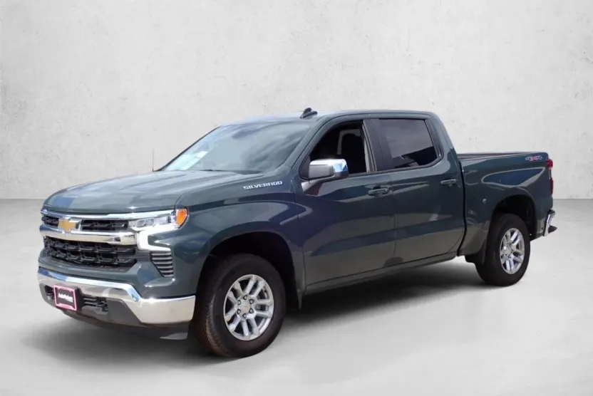 2025 Chevrolet Silverado 1500 LT photo 1